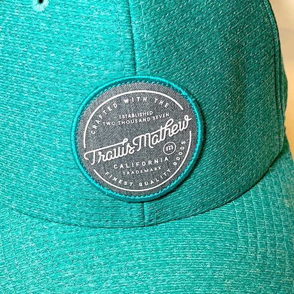 Travis Mathew FlexFit L/XL Teal Round Patch Hat - Picture 2 of 6